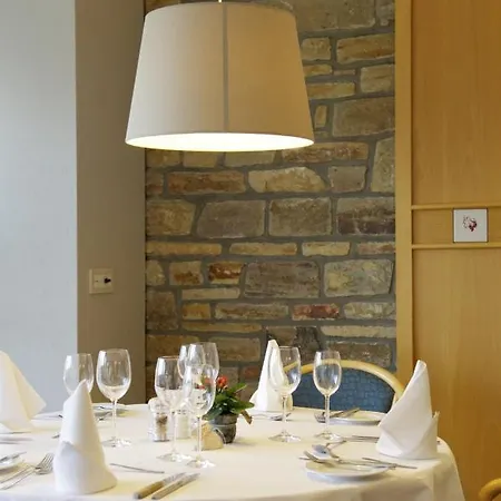 Hotel La Chaumiere Du Lac 3*