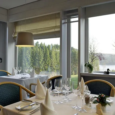 호텔 La Chaumiere Du Lac 3*