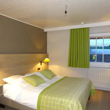 Hotel La Chaumiere Du Lac 3*